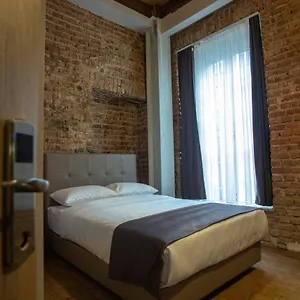 2* Hotel Jurnal